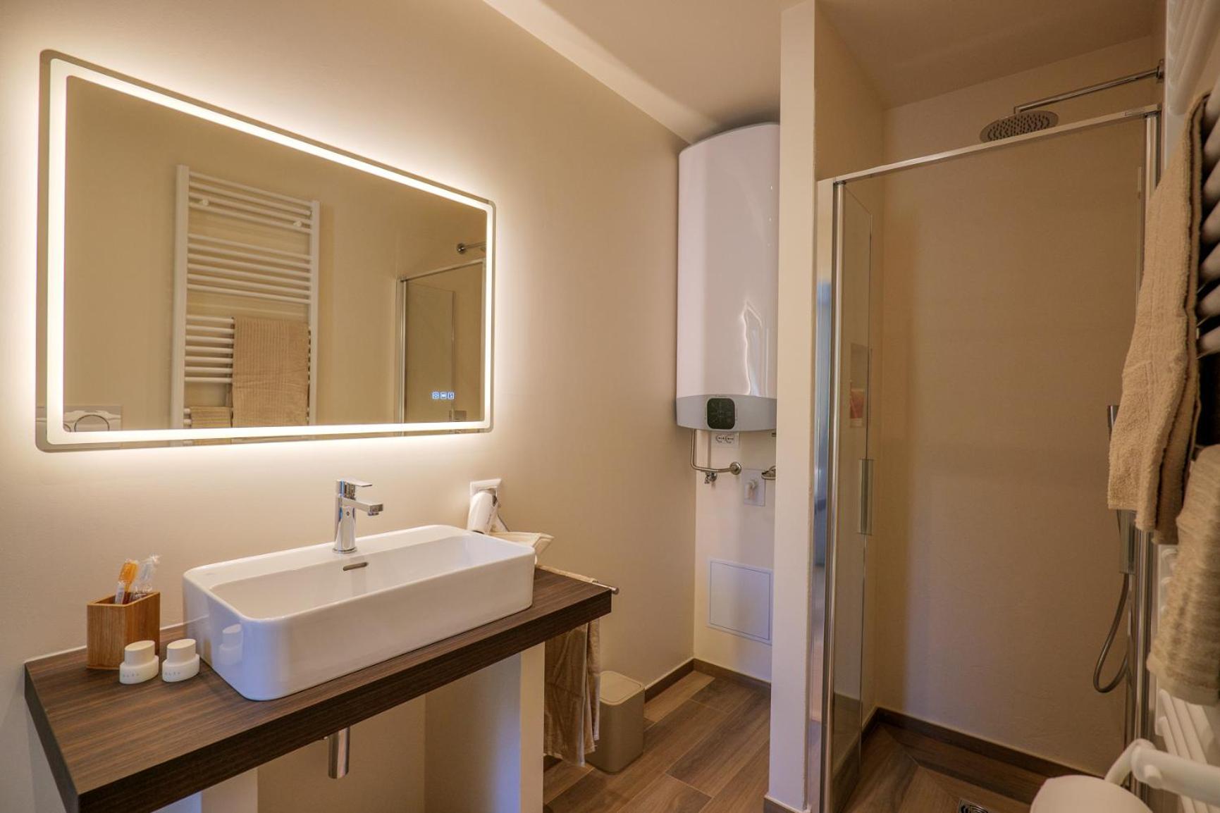 Piancalodge Cannero Riviera Room photo